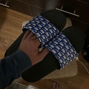 Nike sport slides blue victori one print